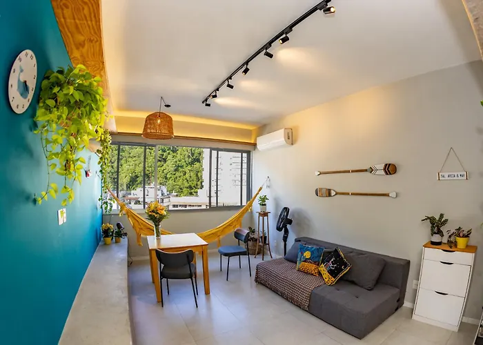 Charming Stay With Mountain Views